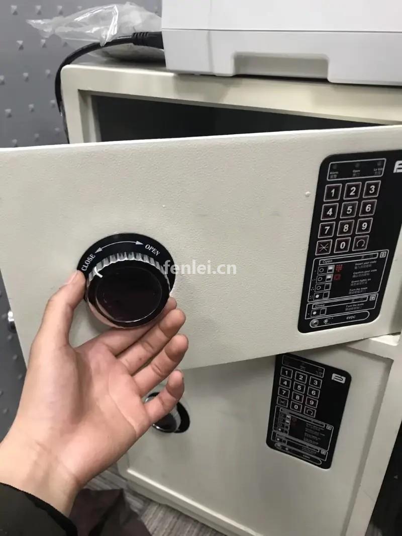 济南天桥上门换防盗门锁 指纹锁安装维修
